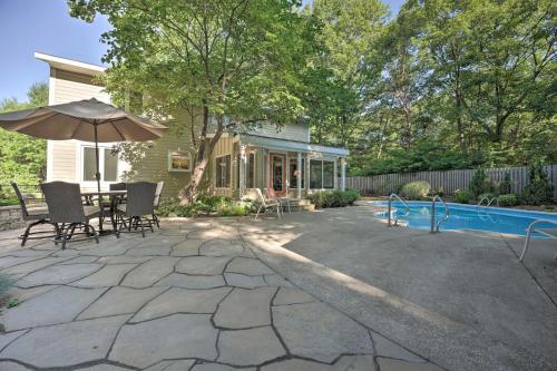 Lovely Holland Home with 1 Mile to Lake Michigan! in Muskegon