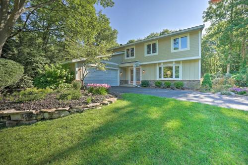 Lovely Holland Home with 1 Mile to Lake Michigan! in Muskegon