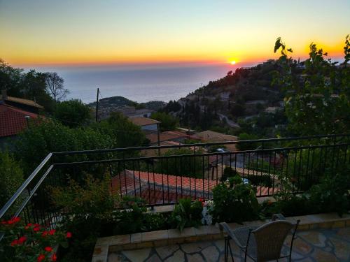  Plagia's Sunset Apartments in Exanthia