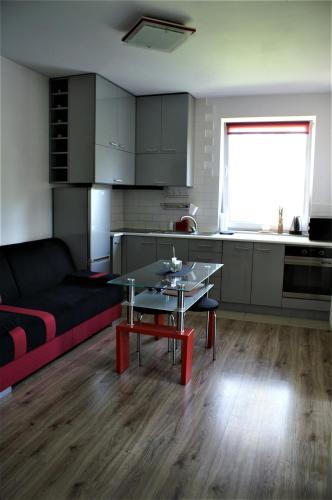 Cozy, Equipped Apartment with Free Monitored Private Parking close to Old Town, Cracovie (photo 4)