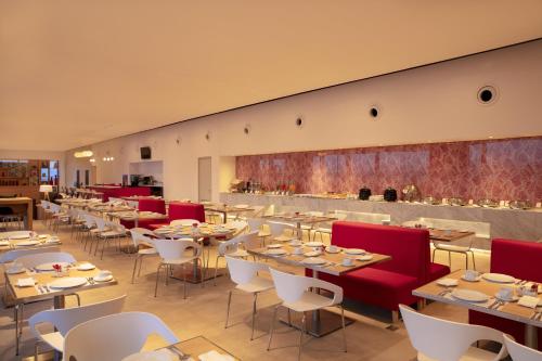 266615815 Fiesta Inn Parque Puebla