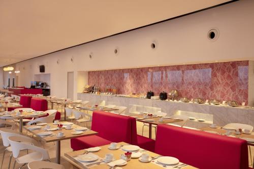 266615816 Fiesta Inn Parque Puebla