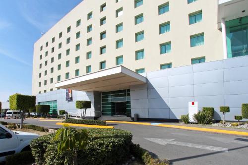 Fiesta Inn Cuautitlan in Tepotzotlán, Mexico