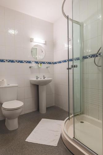 Wycliffe Hotel - image 11