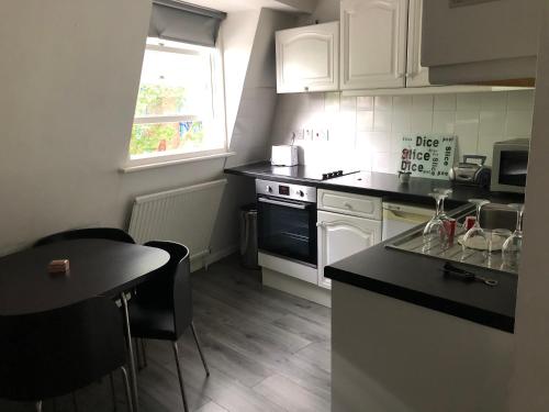 Cosy 1 Bedroom Apt In Kings Cross Bloomsbury, , London