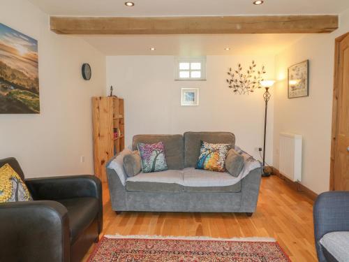 2 Miners Arms Cottages - image 4