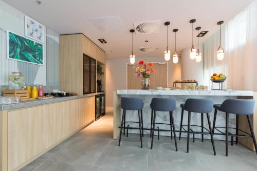 Crowne Plaza Utrecht - Central Station an IHG Hotel - image 3