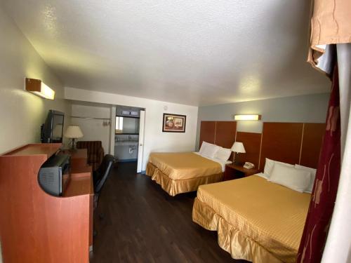 Travelodge by Wyndham Albuquerque West