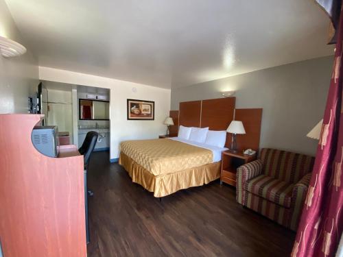 Travelodge by Wyndham Albuquerque West