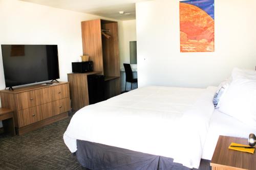 Blue Sage Inn & Suites in แบลนด์ดิง (ยูทาห์)