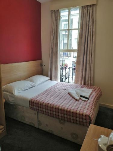 Colliers Hotel - image 14