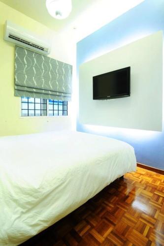 בית עירוני עם שלושה חדרי שינה (Three-Bedroom Townhouse)