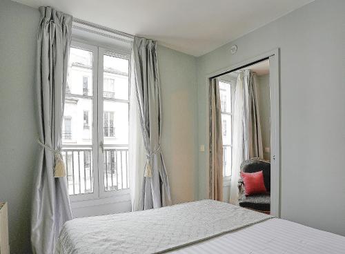 Apartments Du Louvre - image 2