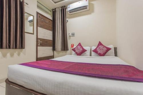 OYO 4042 Hotel Mehar Residency