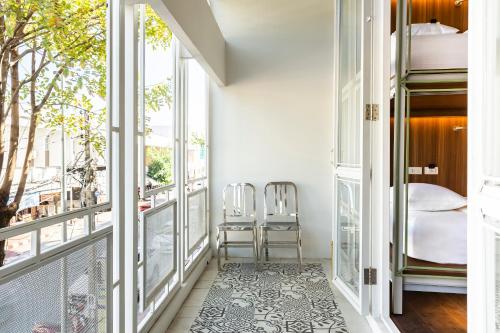 Balcony/terrace, KhunLuang Hostel near Sunday Walking Street Market