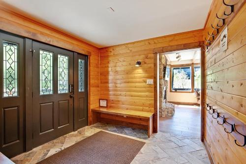 Mountain Chalet Just Blocks From Gondola & Main St - image 4