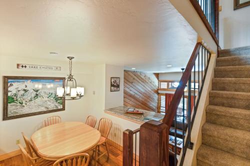 Winter Point Chalet - Skiing Hiking & Main Street - image 2