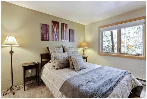 Lance's West 2BDR and Loft- Very Walkable - image 7