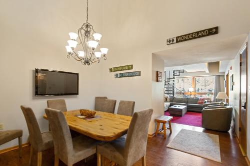 Ski Hill 2 BDR and Loft - Close to Slopes and Downtown - image 7