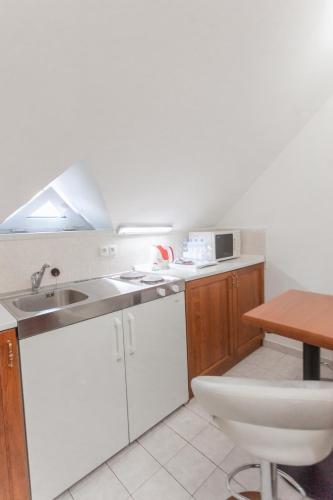 Hotel Peko - image 4