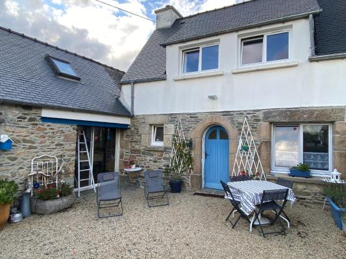 La petite ferme de bord mer de Kernadou pour 2 ou 4 personnes gîte à louer Location lieu dit Minioc - Gite pour 11 personnes