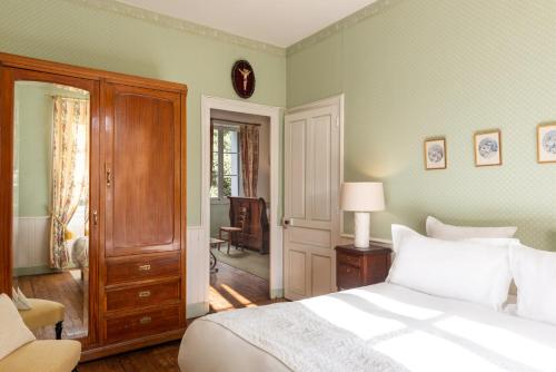 2 bedrooms, 3 beds