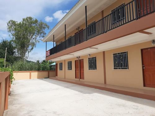 รุ่งเรืองอพาร์ตเม้นท์ Rungruang Apartment