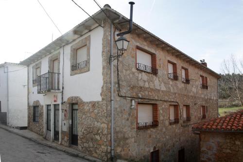  Apartamento Turistico La Fuente, Pension in Vadillo bei Regumiel de la Sierra