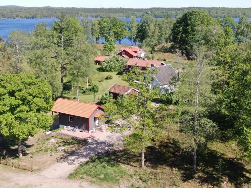 A szálláshely kívülről, Joarsbo, Stuga 2, Gårdsstugan (Joarsbo, Stuga 2, Gardsstugan) in Kalv