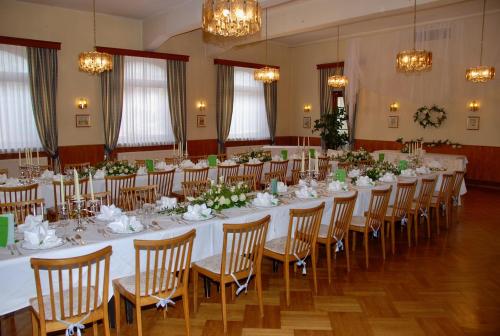 Hotel Velden Bacherlwirt – Velden, CA