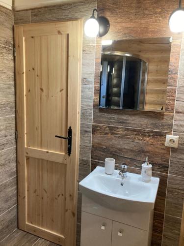 Drevenica Karolína (Drevenica Karolina) in โบโบรเวซ