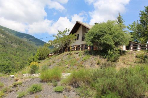 Chalet Familial Val d'Allos 8 Personnes calme plein sud. Belle vue in Villars-Colmars