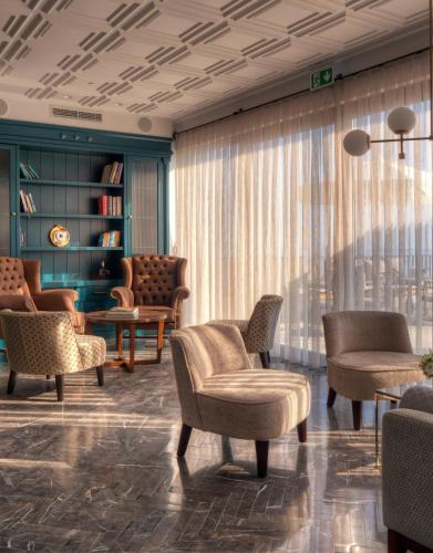 Vivid Blue Serenity Resort