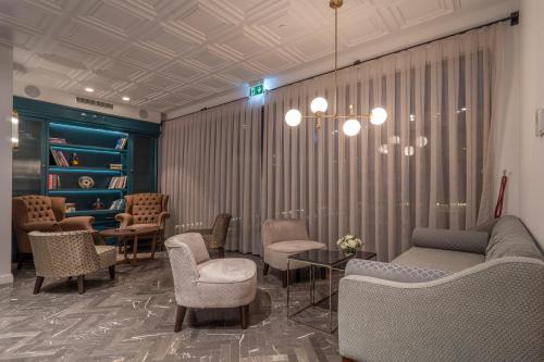 Vivid Blue Serenity Resort