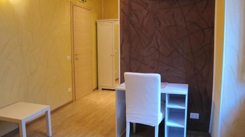 Twin/Double Room image 5