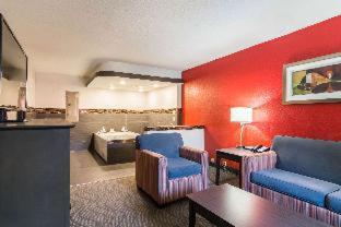 Clarion Inn & Suites Russellville I-40