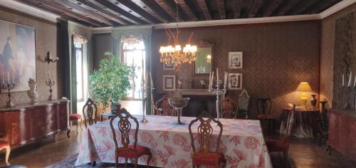 Charming large palazzo in center Venice for up to 9 people, Венеция (фото 3)