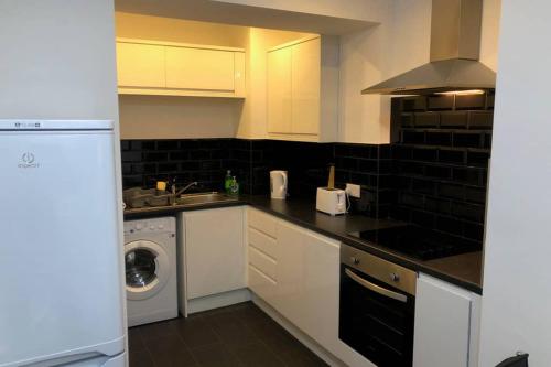 Fishergate 1 - Stylish City Centre Apartment - image 5