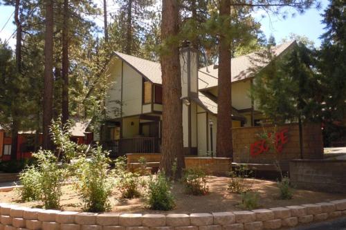 Two Bedroom Deluxe Townhouse #117 by Escape For All Seasons Bus Lic #23546 - image 5