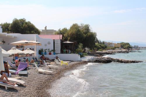 Panos Seaside Apartment