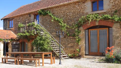 les Tours de Bombel - Chambre d'hôtes - Coly-Saint-Amand