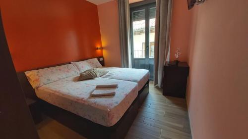 Double or Twin Room with Private Bathroom image 2