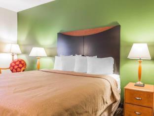 Quality Inn and Suites Birmingham - Highway 280