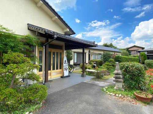 Yufuin Onsen Hasuwa Inn