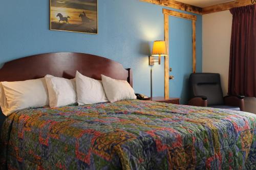 Wyatt Earp Hotel - image 6
