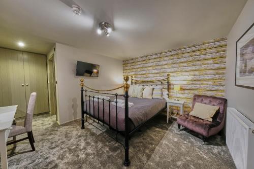 The Westleton Crown - image 6