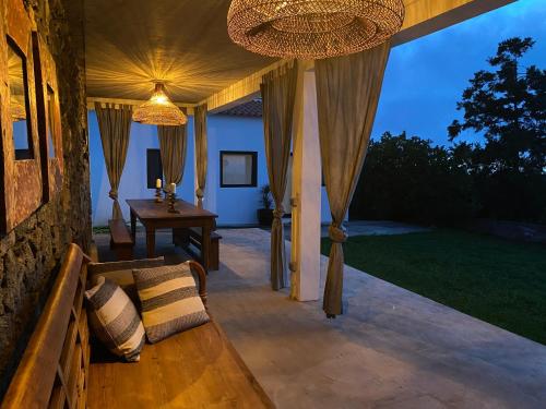 LUZZ me - Casas de Santa Bárbara (LUZZ me - Casas de Santa Barbara) in Santa Barbara
