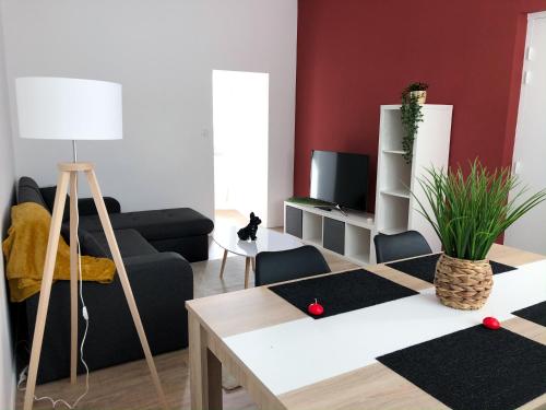 Appartement 6pers spacieux et fonctionnel - Location saisonnière - Saumur