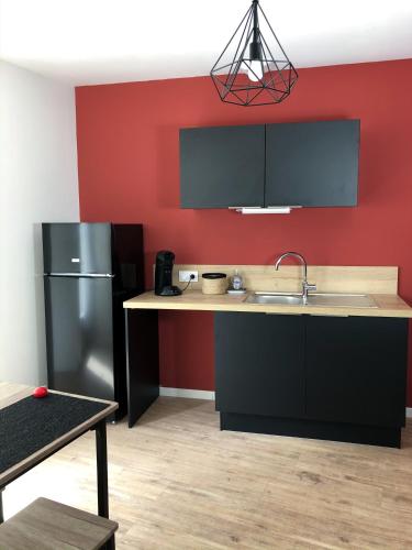Kitchen, Grand appartement fonctionnel proche centre-ville in Le Bois Brard