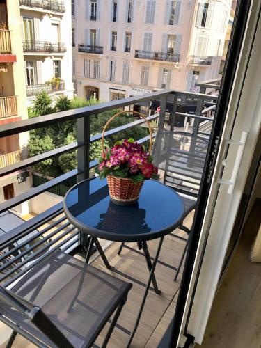 Brand new studio in the heart of Cannes